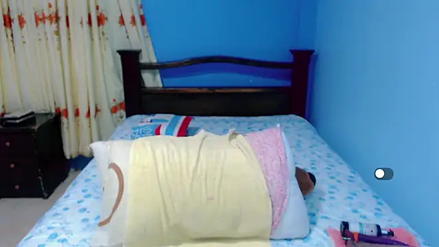 Snapshot of Lily_Benet1 chatting on 10.05.25 Lily Benet1 online show from 10.05.25