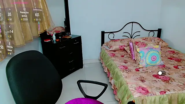 Snapshot of Lily_Benet1 chatting on 10.22.25 Lily Benet1 online show from 10.22.25