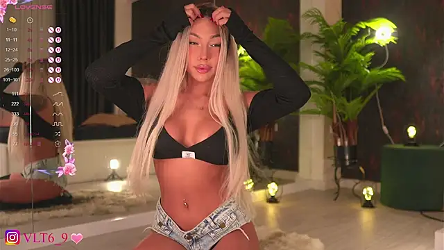 violettabunny03 online show from 11.20.25