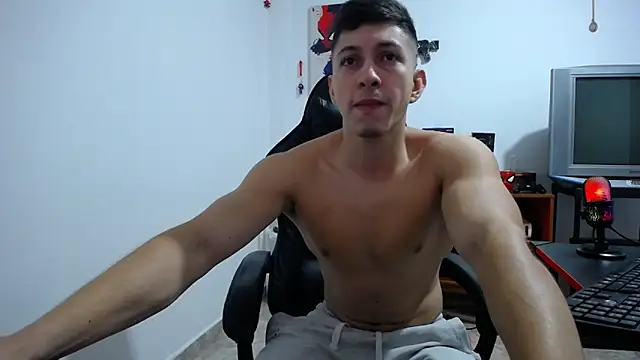 Snapshot of Iam_yourbabyprincess_XD chatting on 09.29.25 Iam yourbabyprincess XD online show from 09.29.25