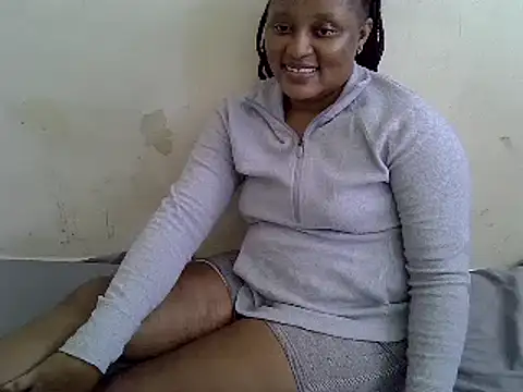 Snapshot of Crystal__Gee chatting on 12.04.24 Crystal Gee online show from 12.04.24