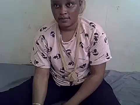 Snapshot of Crystal__Gee chatting on 01.18.25 Crystal Gee online show from 01.18.25