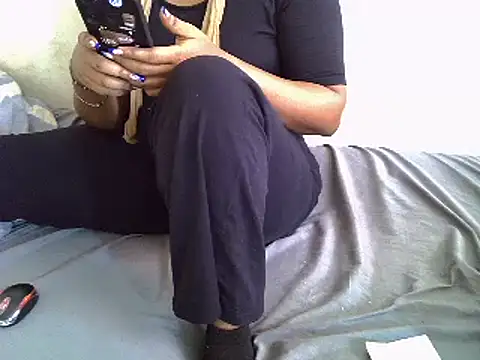 Snapshot of Crystal__Gee chatting on 03.12.25 Crystal Gee online show from 03.12.25