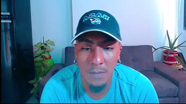 Snapshot of yosoy_enzo2020 chatting on 12.11.24 yosoy enzo2020 online show from 12.11.24