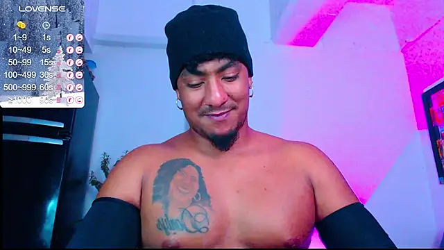 Snapshot of yosoy_enzo2020 chatting on 12.17.24 yosoy enzo2020 online show from 12.17.24