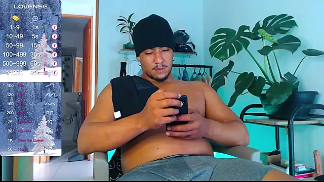 Snapshot of yosoy_enzo2020 chatting on 12.27.24 yosoy enzo2020 online show from 12.27.24