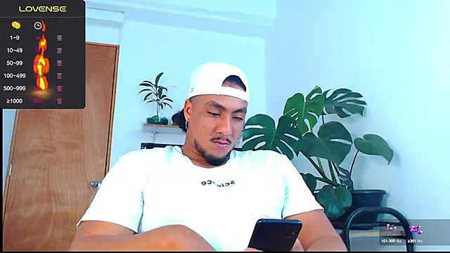 Snapshot of yosoy_enzo2020 chatting on 01.20.25 yosoy enzo2020 online show from 01.20.25