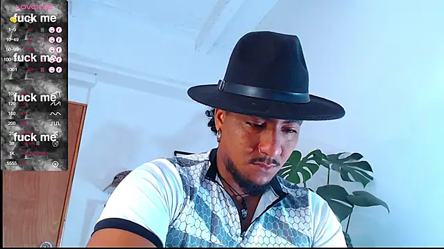 Snapshot of yosoy_enzo2020 chatting on 02.25.25 yosoy enzo2020 online show from 02.25.25