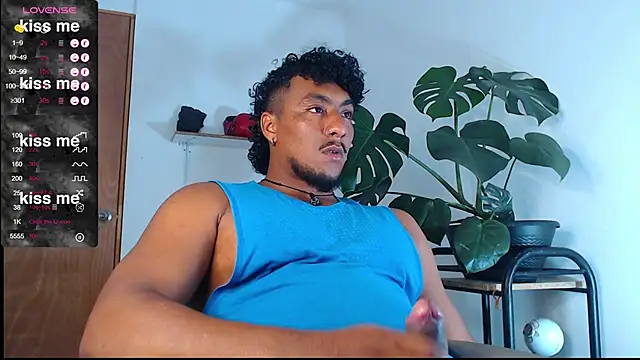 Snapshot of yosoy_enzo2020 chatting on 02.27.25 yosoy enzo2020 online show from 02.27.25