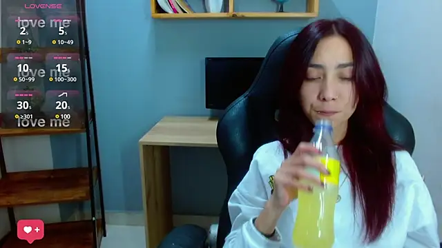 Erika Stevens online show from 12.12.24