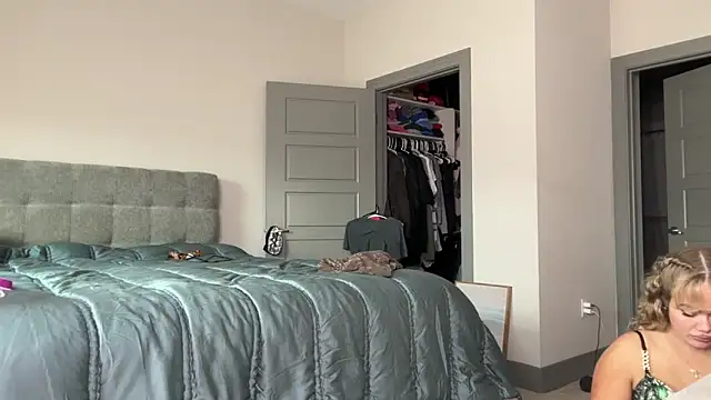 ElenaErickson online show from 03.17.25