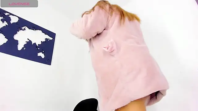 CurvyViolet online show from 12.10.24