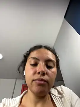 Snapshot of Nathcurly_ chatting on 12.18.24 Nathcurly online show from 12.18.24