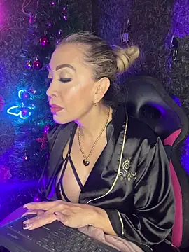 EvelinaGrey online show from 12.31.24