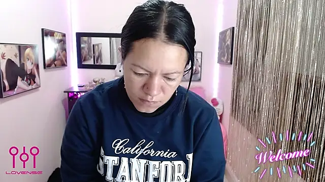 Cristal w online show from 10.16.25