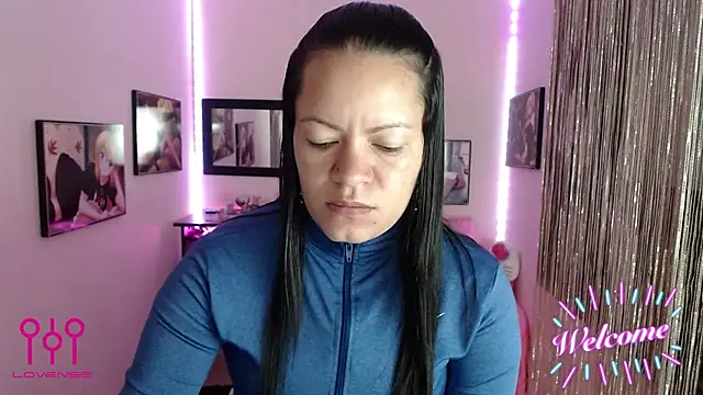 Cristal w online show from 10.28.25