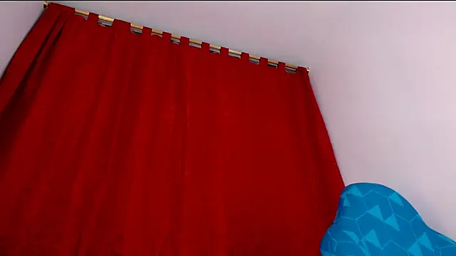 Snapshot of Lila_Pinky chatting on 01.05.25 Lila Pinky online show from 01.05.25
