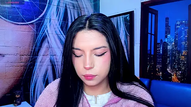 Snapshot of Small_naughty_ chatting on 12.29.24 Small naughty  online show from 12.29.24