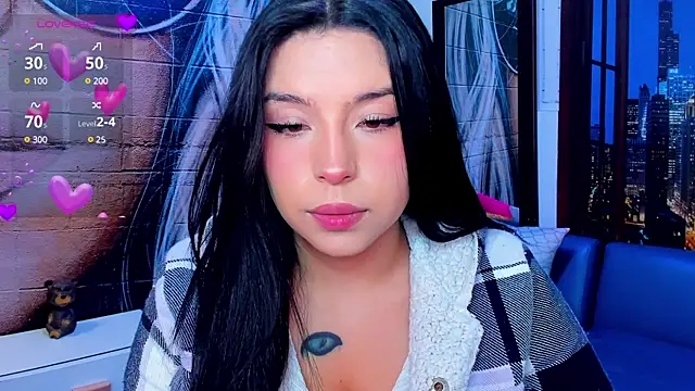 Snapshot of Small_naughty_ chatting on 01.15.25 Small naughty  online show from 01.15.25