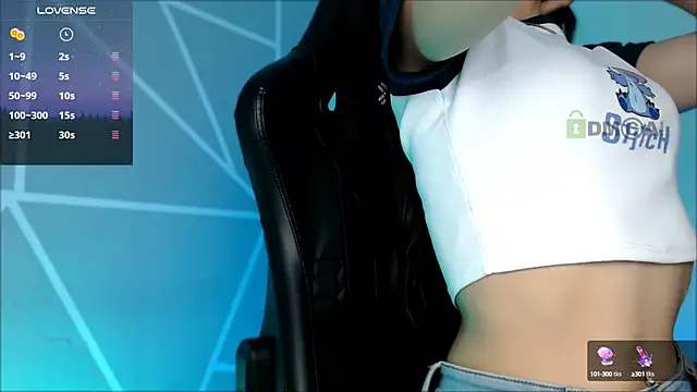 lilylouisee online show from 12.14.24