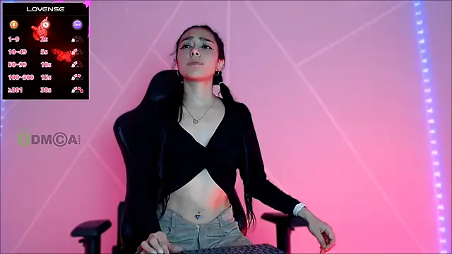 lilylouisee online show from 03.05.25