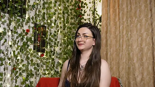 NaughtYHomemadE online show from 04.18.26