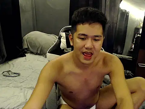 xgregor07 online show from 10.15.25