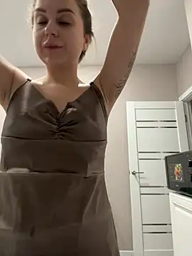 Snapshot of ellie_ssexy chatting on 12.18.24 ellie ssexy online show from 12.18.24