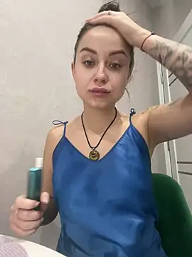 Snapshot of ellie_ssexy chatting on 12.24.24 ellie ssexy online show from 12.24.24