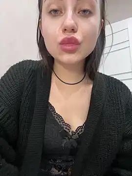 Snapshot of ellie_ssexy chatting on 12.31.24 ellie ssexy online show from 12.31.24