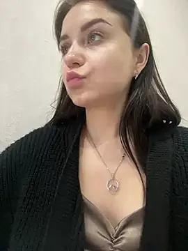 Snapshot of ellie_ssexy chatting on 02.08.25 ellie ssexy online show from 02.08.25