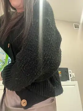 Snapshot of ellie_ssexy chatting on 02.25.25 ellie ssexy online show from 02.25.25