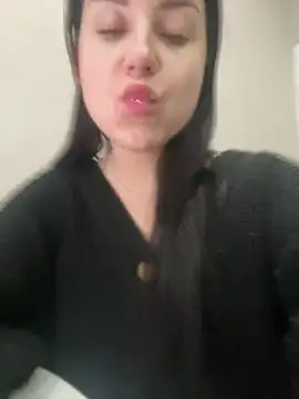 Snapshot of ellie_ssexy chatting on 03.03.25 ellie ssexy online show from 03.03.25