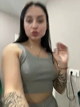 Snapshot of ellie_ssexy chatting on 03.13.25 ellie ssexy online show from 03.13.25