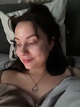 Snapshot of ellie_ssexy chatting on 03.17.25 ellie ssexy online show from 03.17.25