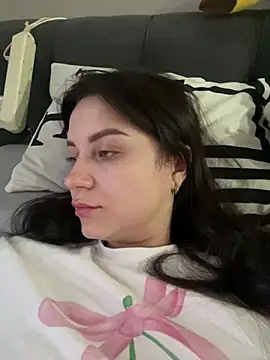 Snapshot of ellie_ssexy chatting on 03.18.25 ellie ssexy online show from 03.18.25