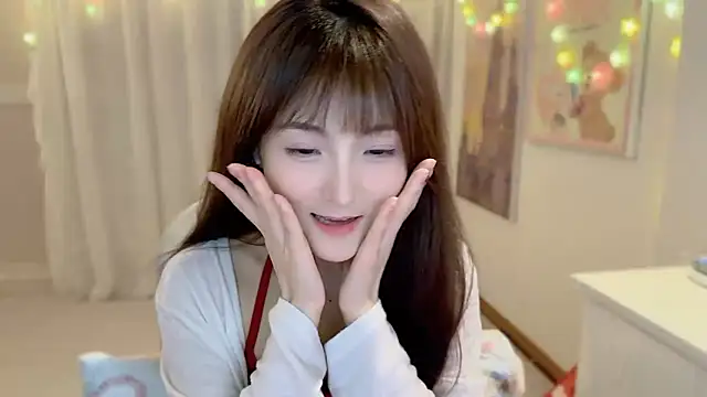Snapshot of SHUIshui_ chatting on 02.14.25 SHUIshui online show from 02.14.25