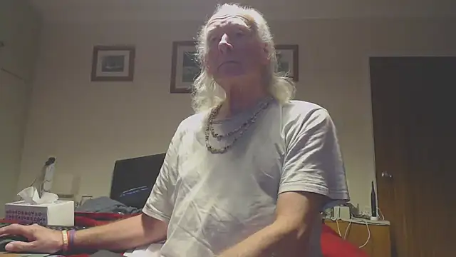 WaverlyKernow online show from 12.23.25