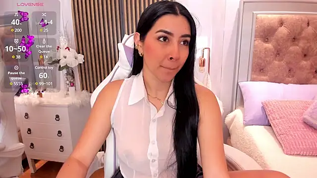 Snapshot of Charlotte_Shelby chatting on 01.18.25 Charlotte Shelby online show from 01.18.25
