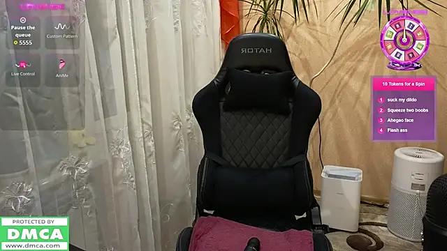 Snapshot of mag1c_eyes1 chatting on 10.30.25 mag1c eyes1 online show from 10.30.25