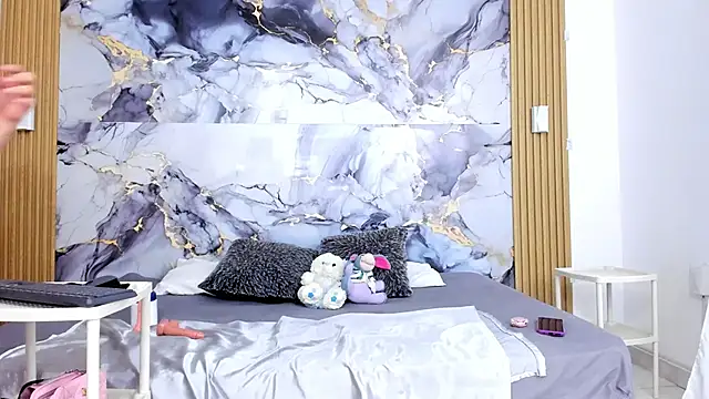 luna hoott online show from 10.04.25