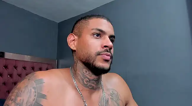 Snapshot of Luigi_vitale1 chatting on 12.16.24 Luigi vitale1 online show from 12.16.24