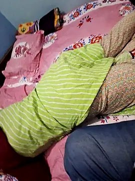 Crezy-Queen01 online show from 10.08.25