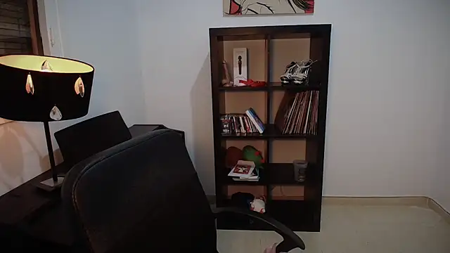 Windy butterfly online show from 09.25.25