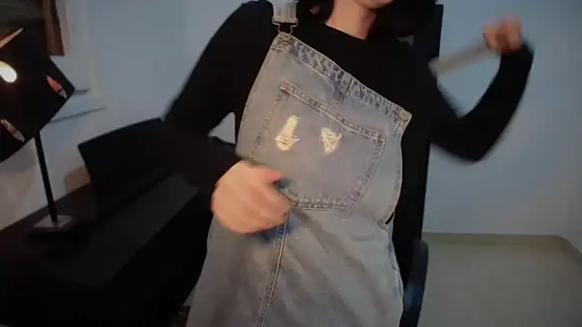 Windy butterfly online show from 10.12.25