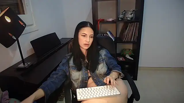 Windy butterfly online show from 10.15.25