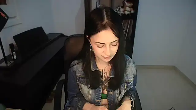 Windy butterfly online show from 10.18.25