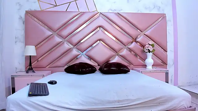 VenusDanielss online show from 02.19.25