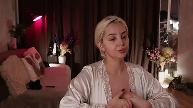 VictoriaMorrone online show from 10.12.25