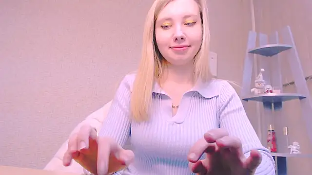 Snapshot of AliceFire_ chatting on 02.05.25 AliceFire online show from 02.05.25